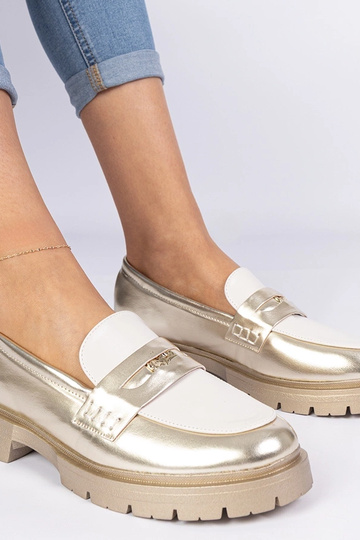 Kuldne naiste mokassiin... 2