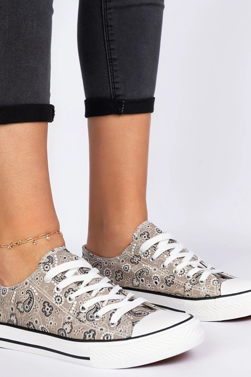 Pruunid naiste kangast kingad...