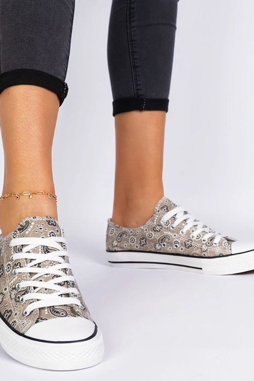 Pruunid naiste kangast kingad...