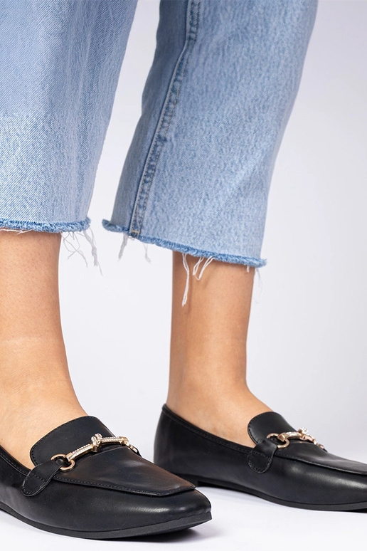 Mustad mokassiinid kaunistusega ja...