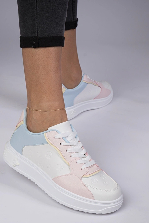 Valged-roosad spordijalatsid...