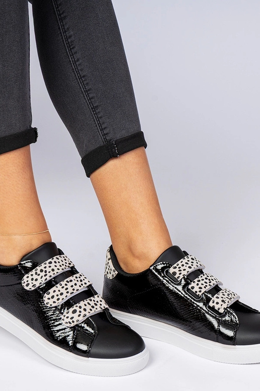 Mustad sneakersid looma motiiviga... Mustad sneakersid looma motiiviga...