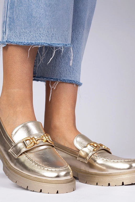 Kuldne elegantne mokasiin tehisnahast...