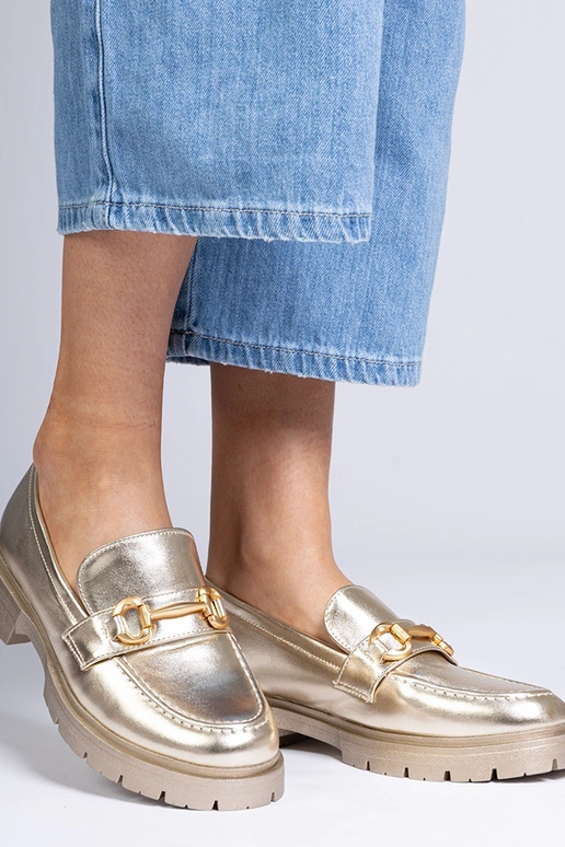 Kuldne elegantne mokasiin...