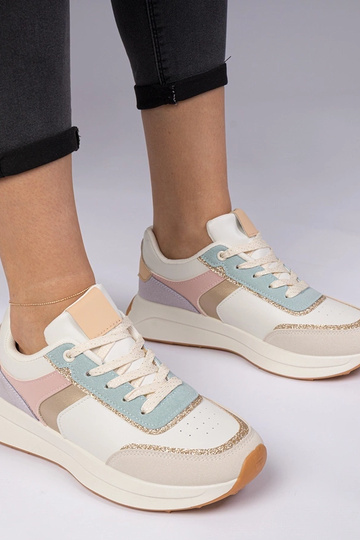 Mitmevärvilised naiste...