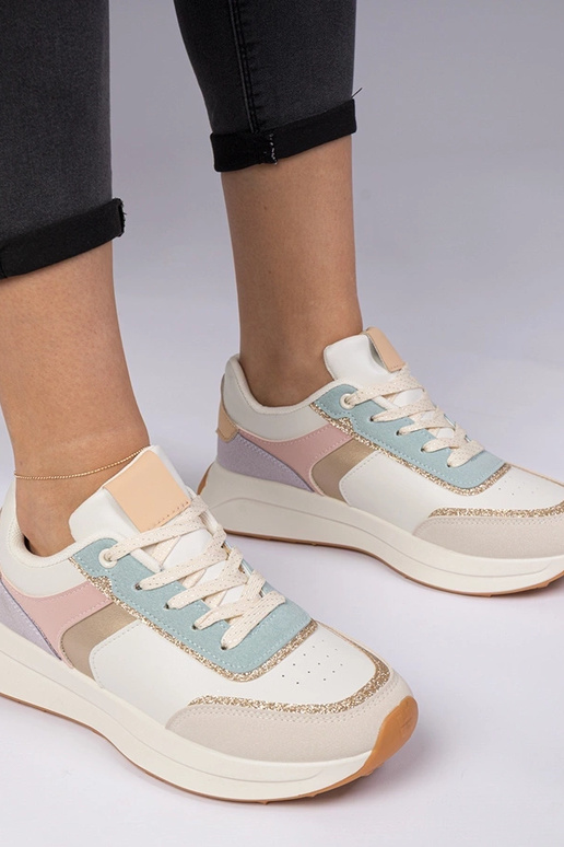 Mitmevärvilised naiste sneakersid... Mitmevärvilised naiste sneakersid...