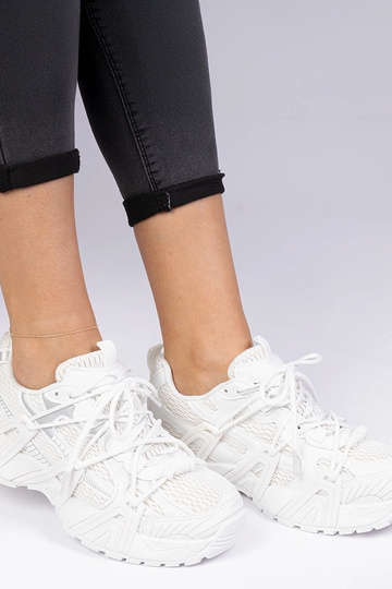 Valged stiilsed sneakersid massiivsel taldal Lukaro 2