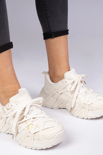 Beezid sneakersid massiivsel taldal Telda