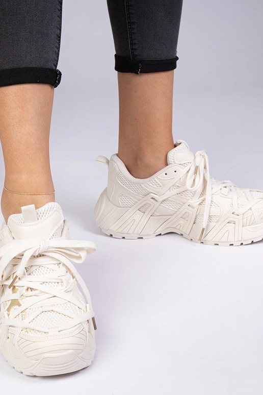 Beezid sneakersid massiivsel taldal... Beezid sneakersid massiivsel taldal...