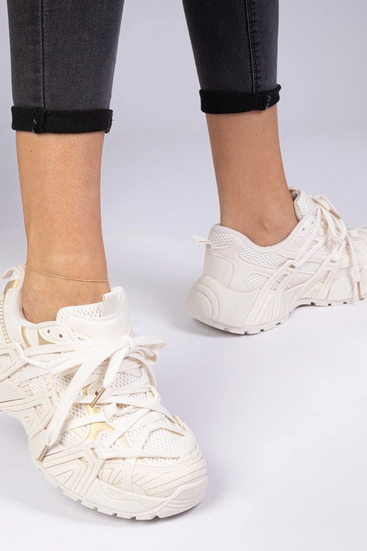 Beezid sneakersid massiivsel taldal... Beezid sneakersid massiivsel taldal...