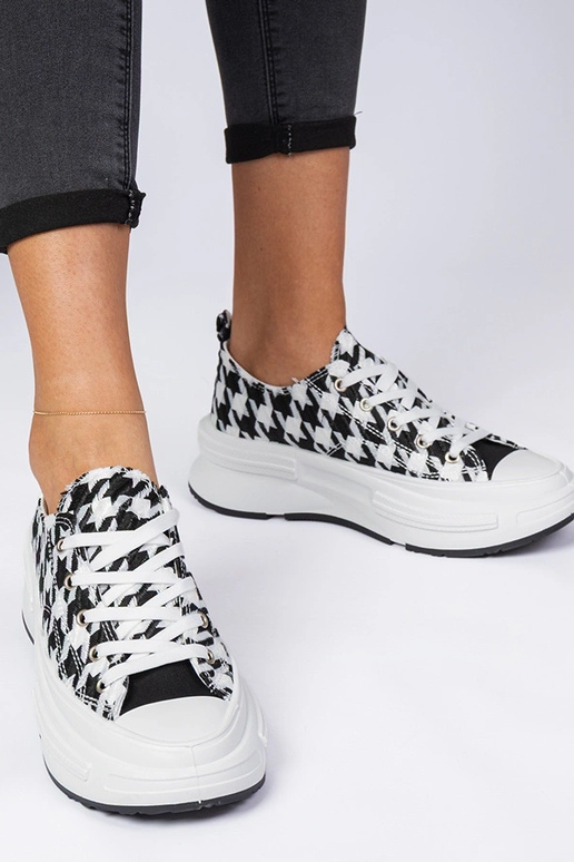 Valge-mustad naiste kangast tossud...