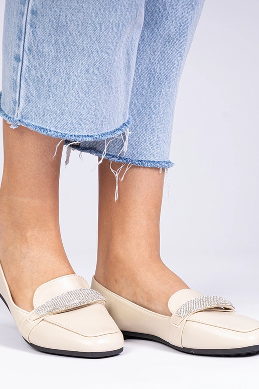 Beežid naiste mokasiinid tsirkonidega...