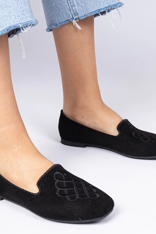 Mustad naiste baleriinikingad...