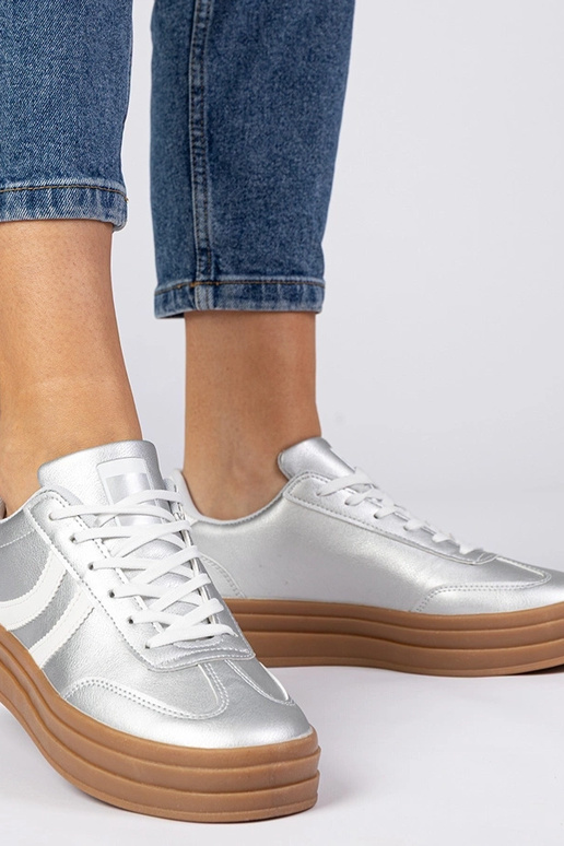 Hõbedased naiste sporditossud... Hõbedased naiste sporditossud...