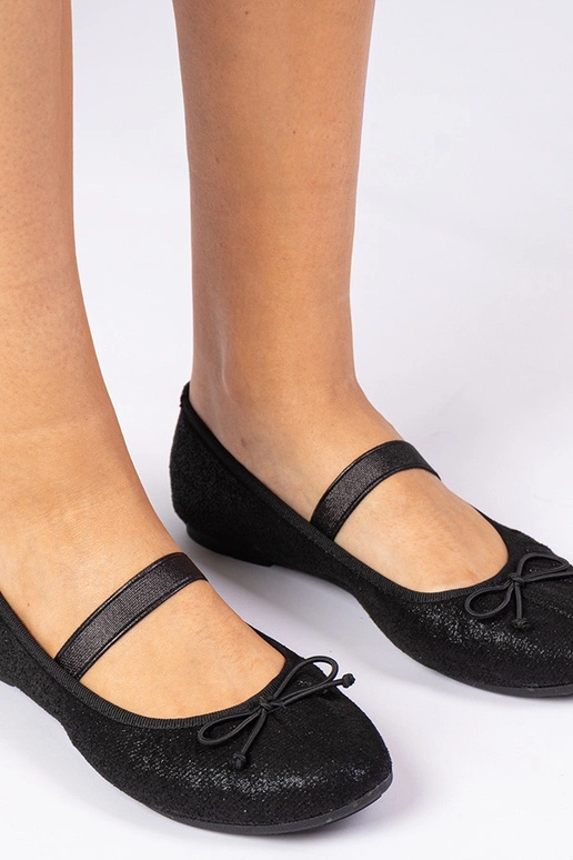 Mustad naiste balletikingad kaarega...