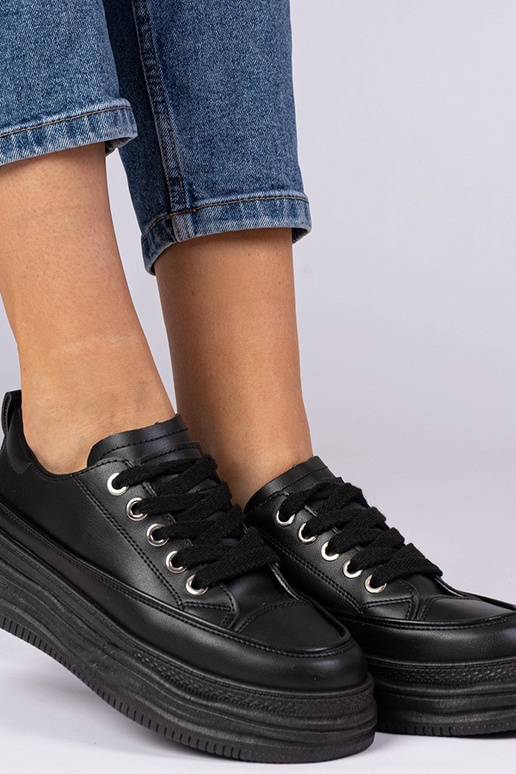 Mustad naiste tossud kõrge tallaga... Mustad naiste tossud kõrge tallaga...