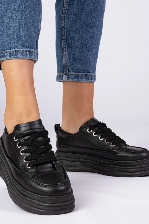 Mustad naiste tossud kõrge tallaga... Mustad naiste tossud kõrge tallaga...