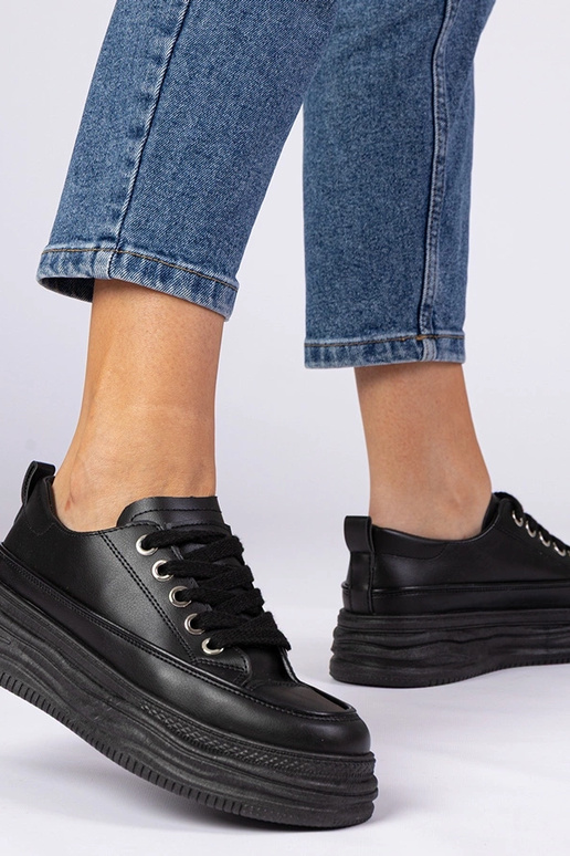 Mustad naiste tossud kõrge tallaga... Mustad naiste tossud kõrge tallaga...