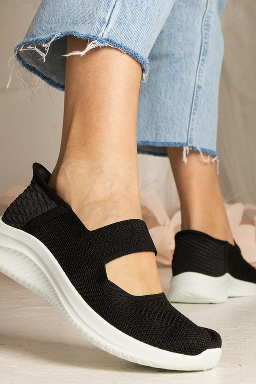 Mustad tennisetossud reljeefse... Mustad tennisetossud reljeefse...