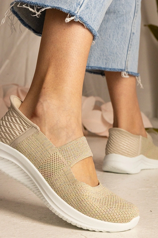 Beežid tennisetossud reljeefse... Beežid tennisetossud reljeefse...