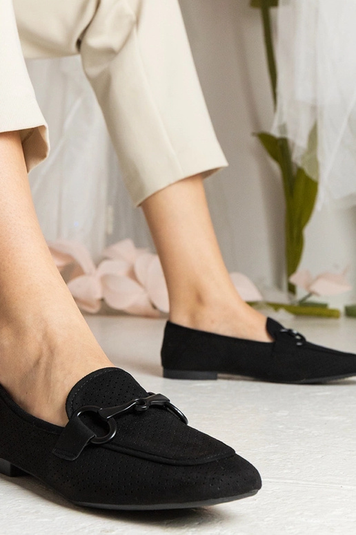 Mustad naiste augu-mustriga...