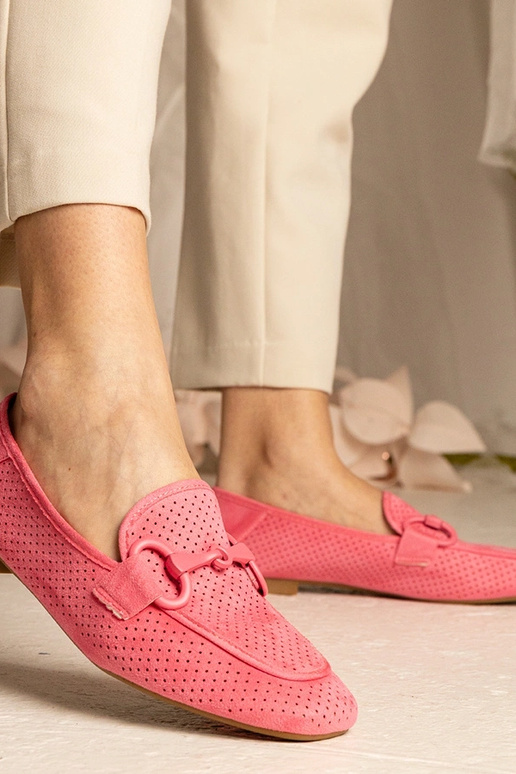 Roosad naiste augu-mustriga...