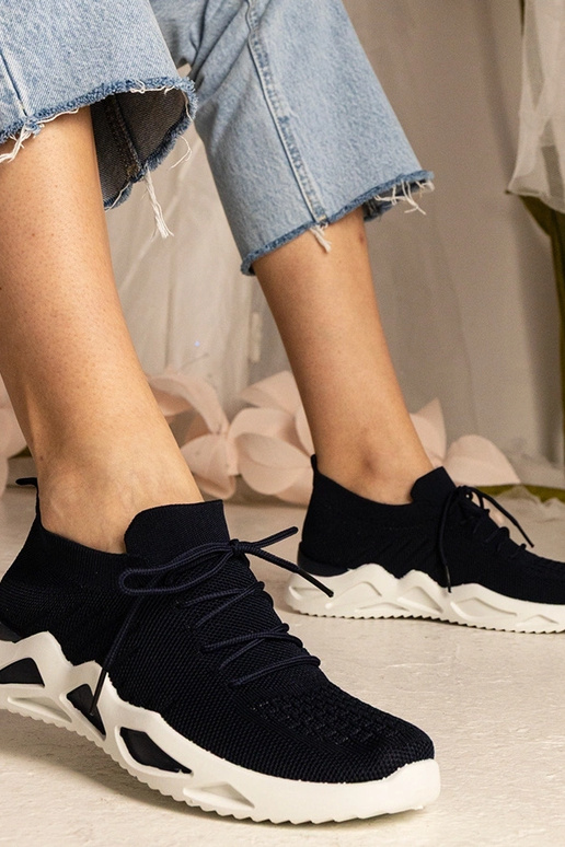 Tumesinised spordijalatsid sokk-tüüpi... Tumesinised spordijalatsid sokk-tüüpi...