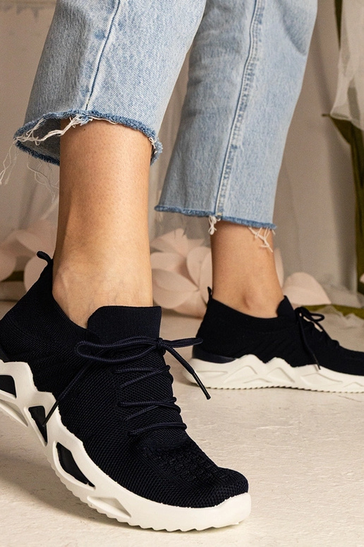 Tumesinised spordijalatsid sokk-tüüpi... Tumesinised spordijalatsid sokk-tüüpi...