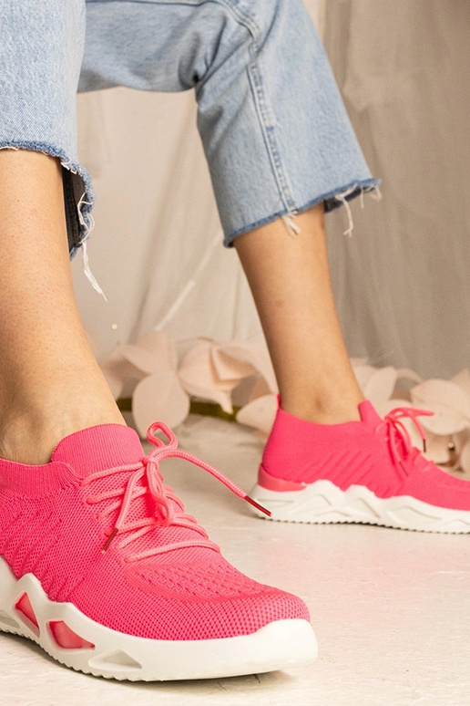 Roosad spordijalatsid sokk-tüüpi...