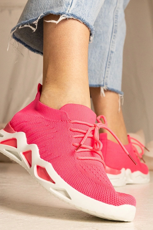 Roosad spordijalatsid sokk-tüüpi...