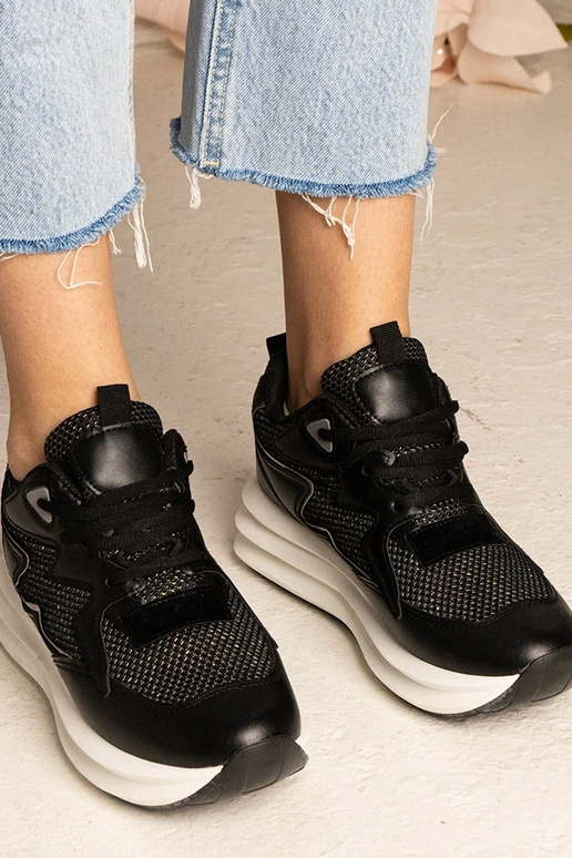 Mustad spordijalatsid holograafilise... Mustad spordijalatsid holograafilise...