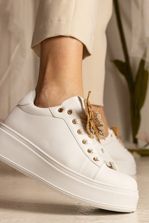 Kariba valged tossud liblikaga ja... Kariba valged tossud liblikaga ja...