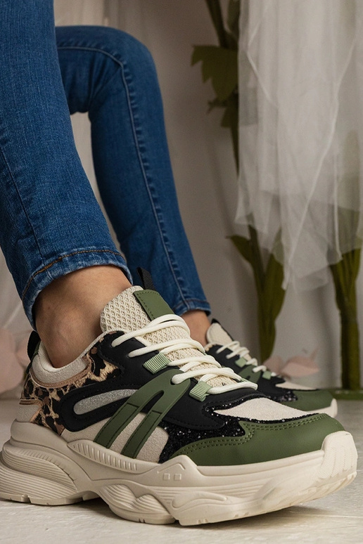 Maleda rohelised naiste sportlikud...