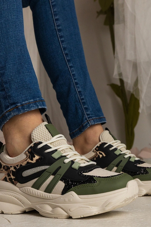 Maleda rohelised naiste sportlikud...