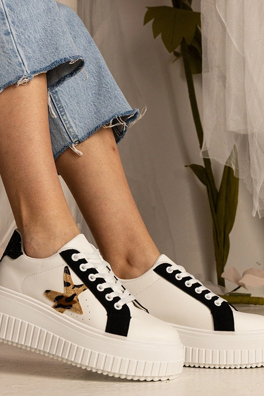 Taleda must-valged tossud sädeluse ja... Taleda must-valged tossud sädeluse ja...