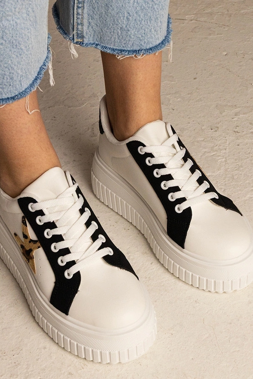 Taleda must-valged tossud sädeluse ja... Taleda must-valged tossud sädeluse ja...