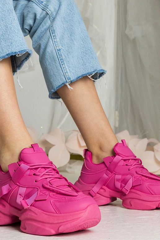 Roosad naiste massiivsed...