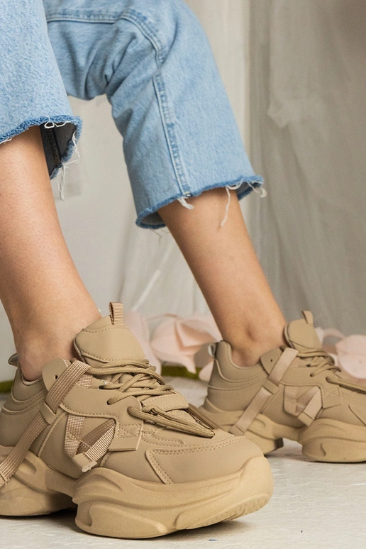 Pruunid naiste massiivsed...