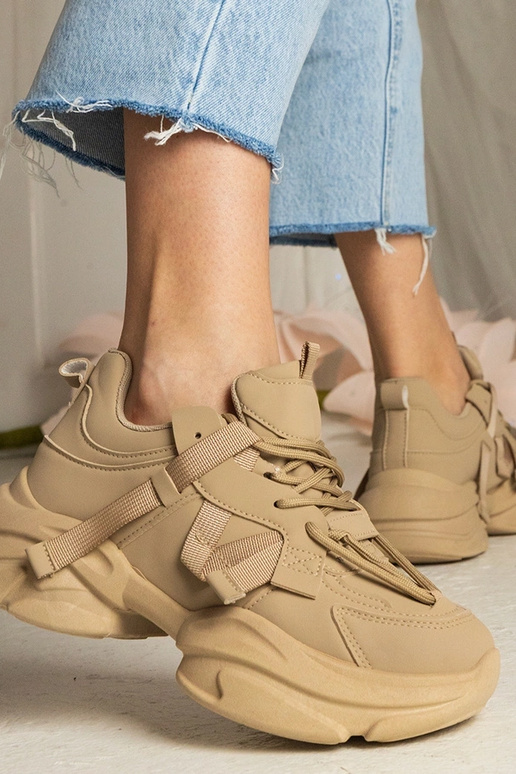 Pruunid naiste massiivsed...