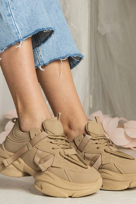 Pruunid naiste massiivsed...