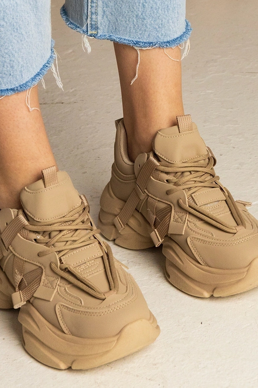 Pruunid naiste massiivsed...