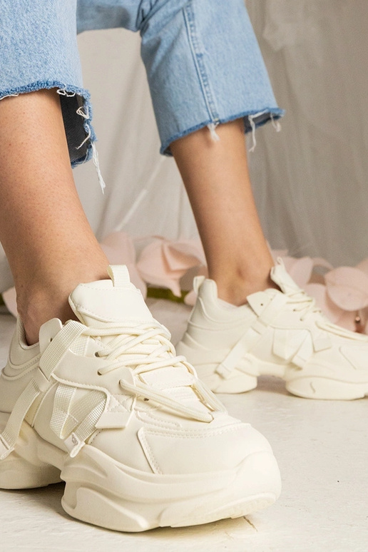 Bežšed naiste massiivsed...