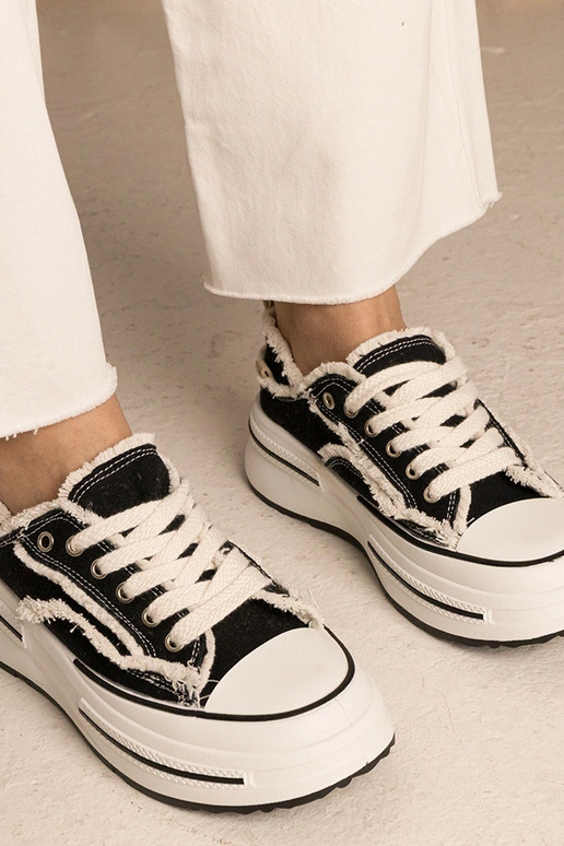 Mustad naiste kõrge tallaga ketsid...