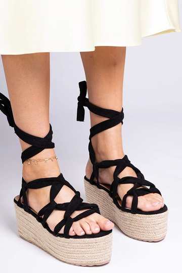 Mustad espadrillide stiilis...