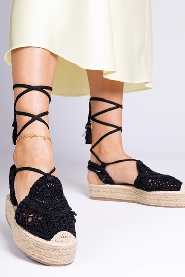 Mustad punutud espadrillide...