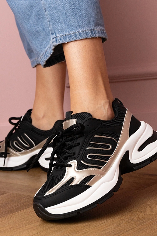 Mustad naiste spordijalatsid paksu... Mustad naiste spordijalatsid paksu...