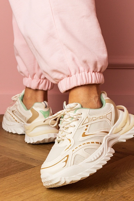 Liivakarva naiste spordijalatsid... Liivakarva naiste spordijalatsid...