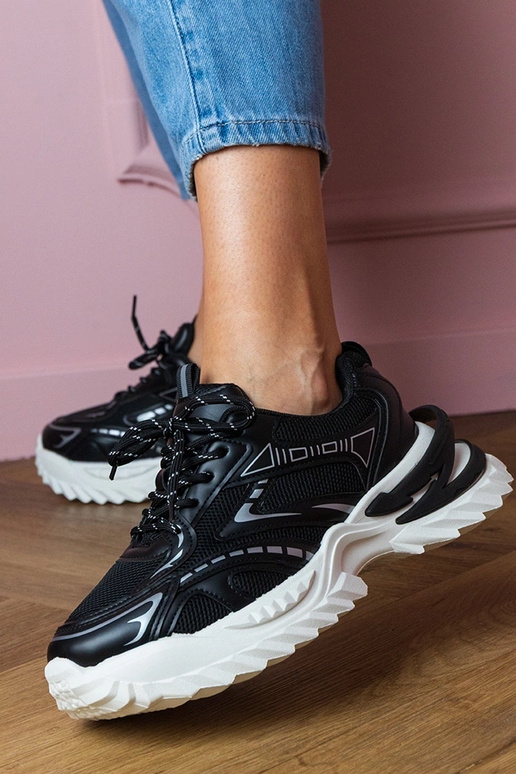 Mustad naiste spordijalatsid paksul... Mustad naiste spordijalatsid paksul...