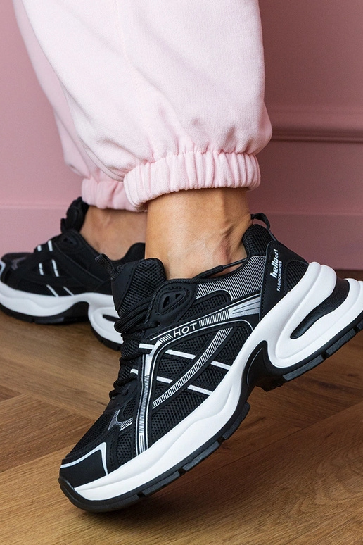 Mustad naiste spordijalatsid paksul... Mustad naiste spordijalatsid paksul...