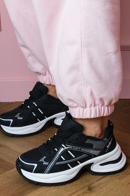 Mustad naiste spordijalatsid paksul... Mustad naiste spordijalatsid paksul...